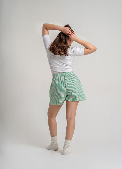 Kiwi nicks shorts